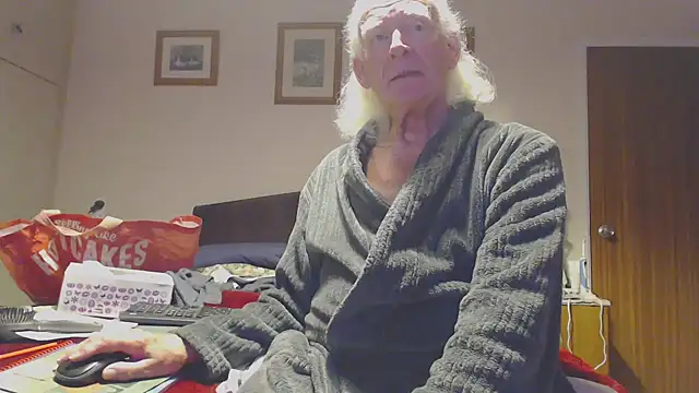 Snapshot of WaverlyKernow chatting on 09-19-25, 08:20 WaverlyKernow online show from 09-19-25, 08:20