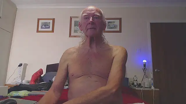 Snapshot of WaverlyKernow chatting on 10-05-25, 11:52 WaverlyKernow online show from 10-05-25, 11:52