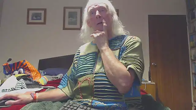 WaverlyKernow online show from 02-10-26, 01:15