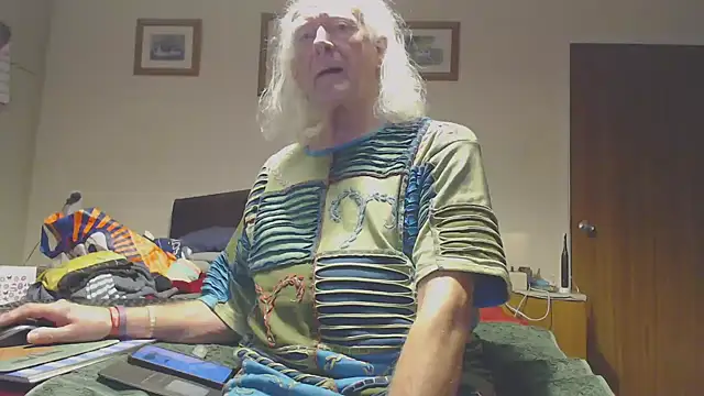 WaverlyKernow online show from 02-12-26, 04:35