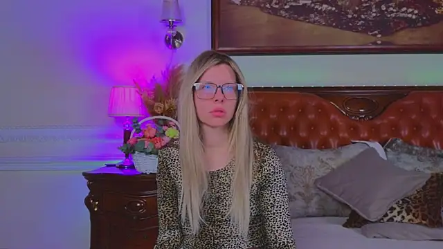 Real Tini online show from 02-04-26, 06:08