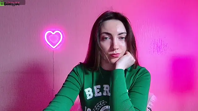 Snapshot of cute__angell chatting on 05-18-26, 04:35 cute angell online show from 05-18-26, 04:35