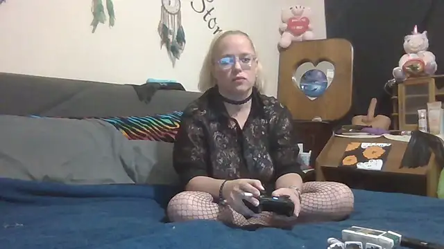 Snapshot of Toybox13_Pika chatting on 10-29-25, 02:14 Toybox13 Pika online show from 10-29-25, 02:14