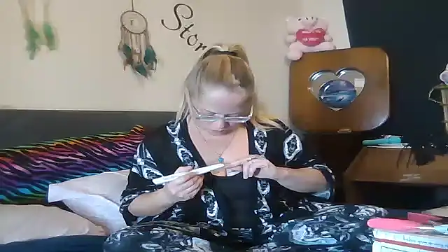 Snapshot of Toybox13_Pika chatting on 12-01-25, 09:31 Toybox13 Pika online show from 12-01-25, 09:31