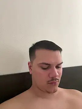 Cocoonefiree online show from 02-20-25, 04:46