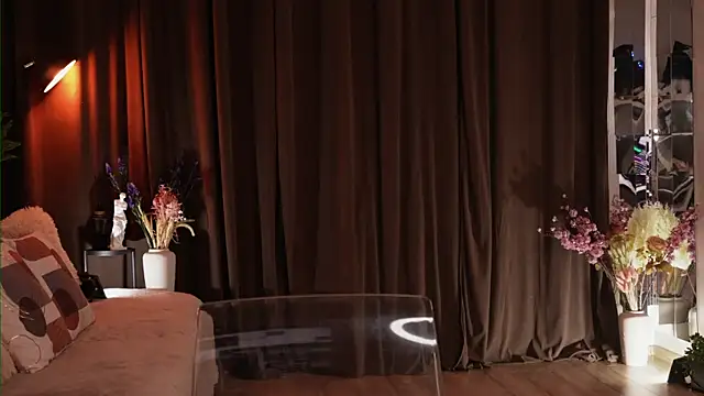 Snapshot of VictoriaMorrone chatting on 11-20-25, 08:52 VictoriaMorrone online show from 11-20-25, 08:52