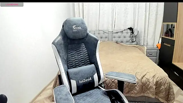 rocky foxy online show from 12-18-24, 09:40