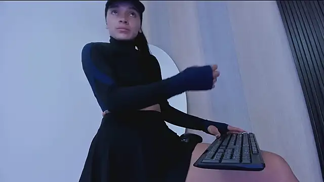  shantal smith online show from 03-07-25, 04:22