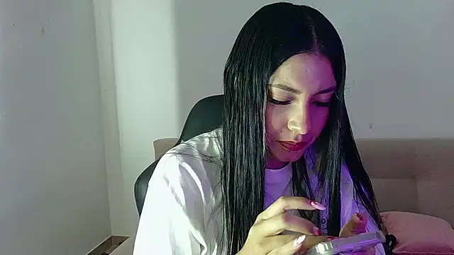 Lia 14  online show from 04-25-26, 05:10