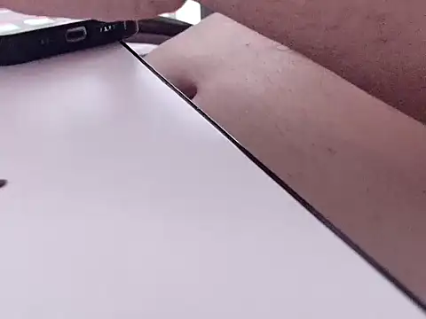 Snapshot of johndiaz23 chatting on 10-31-25, 04:52 johndiaz23 online show from 10-31-25, 04:52