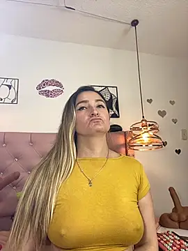 Snapshot of antonella87 chatting on 10-24-25, 09:33 antonella87 online show from 10-24-25, 09:33