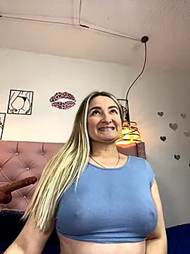 Snapshot of antonella87 chatting on 11-22-25, 10:42 antonella87 online show from 11-22-25, 10:42