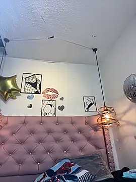 Snapshot of antonella87 chatting on 11-27-25, 08:22 antonella87 online show from 11-27-25, 08:22