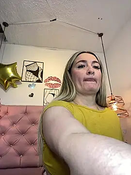 Snapshot of antonella87 chatting on 11-28-25, 08:55 antonella87 online show from 11-28-25, 08:55