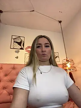 Snapshot of antonella87 chatting on 12-02-25, 09:32 antonella87 online show from 12-02-25, 09:32