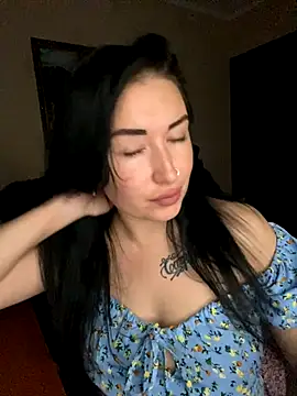 Roxana Bell online show from 11-10-25, 07:02