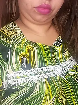 Snapshot of Ravina_patil1 chatting on 02-08-25, 10:29 Ravina patil1 online show from 02-08-25, 10:29