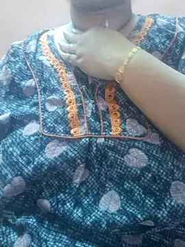 Snapshot of Ravina_patil1 chatting on 03-05-25, 09:48 Ravina patil1 online show from 03-05-25, 09:48