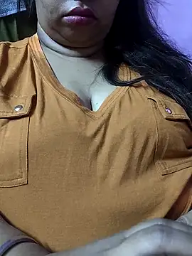 Snapshot of Ravina_patil1 chatting on 09-20-25, 05:03 Ravina patil1 online show from 09-20-25, 05:03