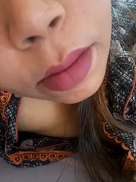 Snapshot of Ravina_patil1 chatting on 10-12-25, 10:25 Ravina patil1 online show from 10-12-25, 10:25