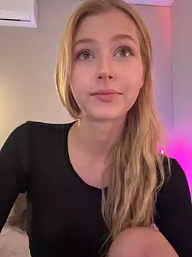 LunaRase online show from 04-18-26, 07:45