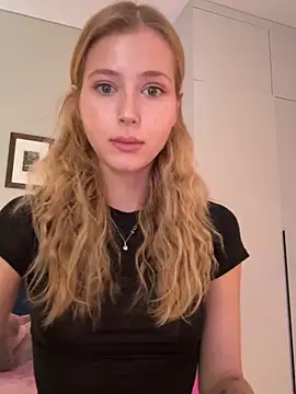 LunaRase online show from 06-20-26, 07:55