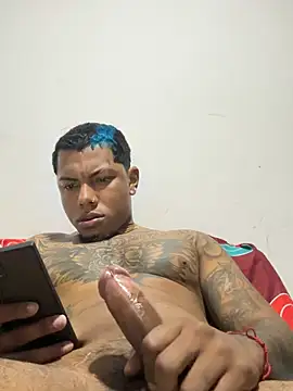 Snapshot of lil_durck777 chatting on 06-27-26, 08:30 lil durck777 online show from 06-27-26, 08:30