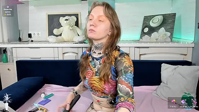 Mary Xextra online show from 04-27-26, 09:29