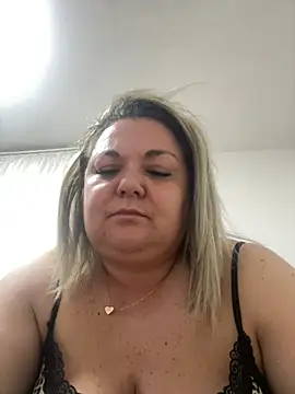 MikyVesela online show from 04-26-26, 03:21