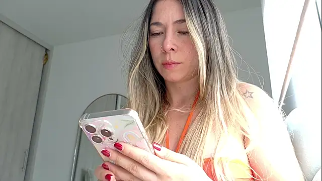  arianalzate  online show from 06-09-26, 05:35