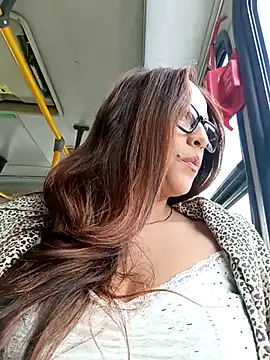 Snapshot of Lena-32 chatting on 02-20-25, 04:14 Lena-32 online show from 02-20-25, 04:14