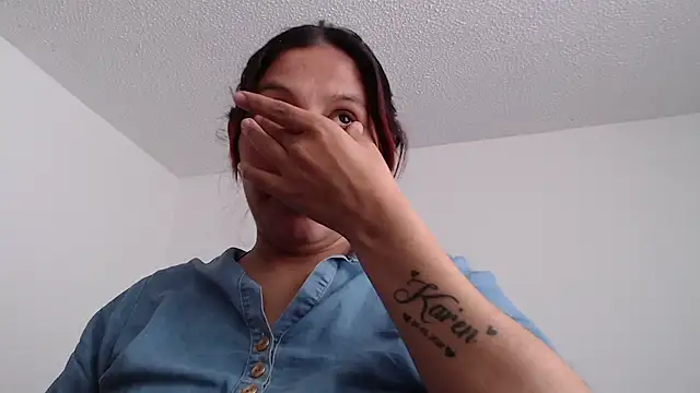 Snapshot of Ashley_A chatting on 01-21-25, 07:17 Ashley A online show from 01-21-25, 07:17