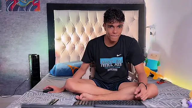 james dreams  online show from 08-06-26, 01:07