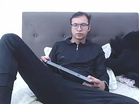 Snapshot of andy_loverxx chatting on 02-07-26, 01:42 andy loverxx online show from 02-07-26, 01:42