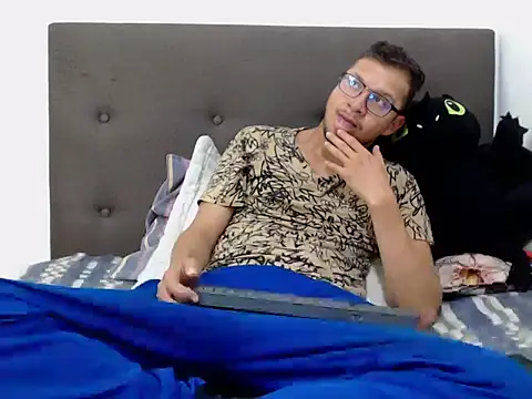 Snapshot of andy_loverxx chatting on 02-23-26, 12:09 andy loverxx online show from 02-23-26, 12:09