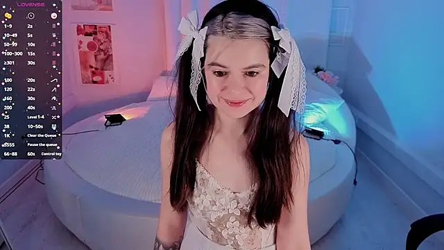 Lil Amelie online show from 10-11-25, 07:29