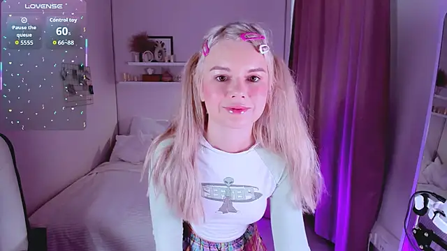 Lil Amelie online show from 05-15-26, 09:38