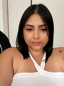 Snapshot of MelannyBell chatting on 02-15-25, 07:06 MelannyBell online show from 02-15-25, 07:06