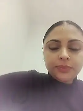 Snapshot of MelannyBell chatting on 12-13-25, 08:14 MelannyBell online show from 12-13-25, 08:14