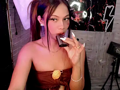 whiteladyboy online show from 10-23-25, 05:44