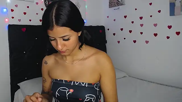 Snapshot of floweer_ chatting on 02-20-25, 04:25 floweer online show from 02-20-25, 04:25