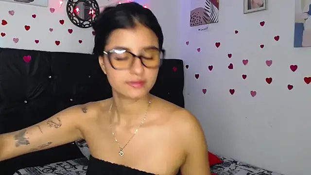 Snapshot of floweer_ chatting on 03-05-25, 04:57 floweer online show from 03-05-25, 04:57