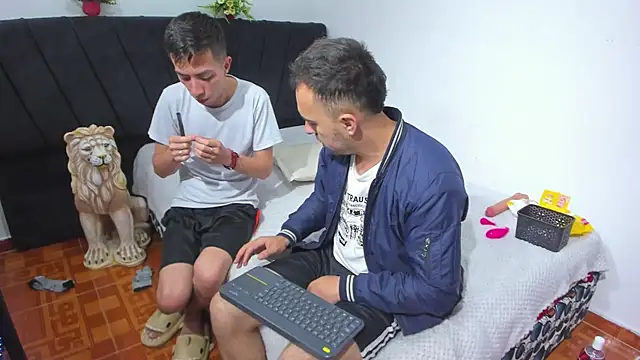 big-dicktop23 online show from 12-04-25, 03:27