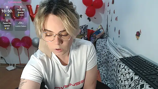 hotmilf4uxxx online show from 03-20-26, 09:36