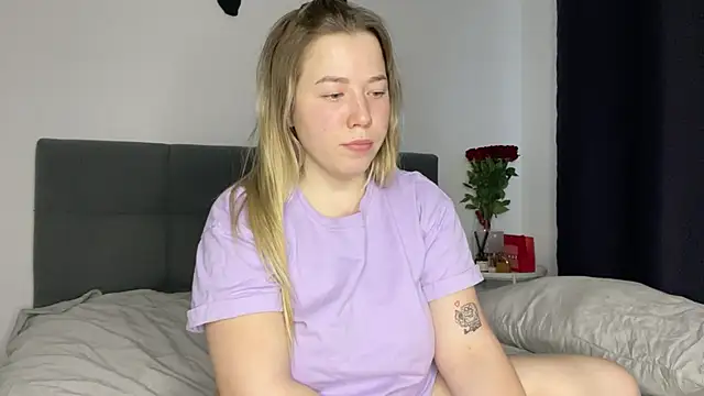 Embersweetbunny online show from 02-07-25, 02:47