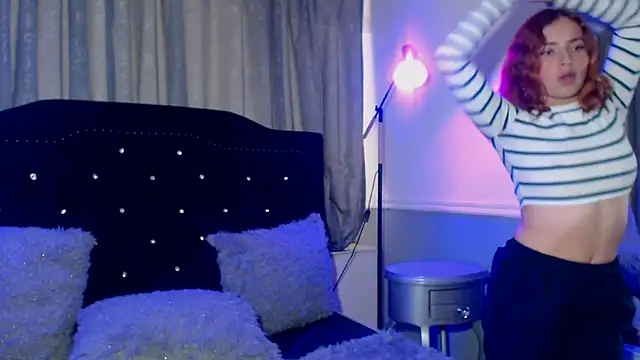 Snapshot of IssadoraJames chatting on 02-24-25, 10:03 IssadoraJames online show from 02-24-25, 10:03