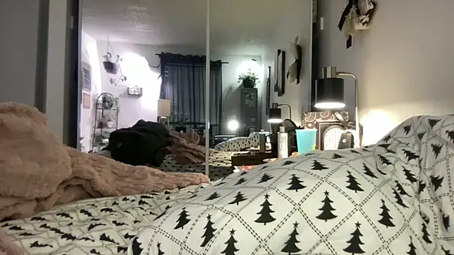 Snapshot of annabelleholly666 chatting on 12-15-25, 11:53 annabelleholly666 online show from 12-15-25, 11:53