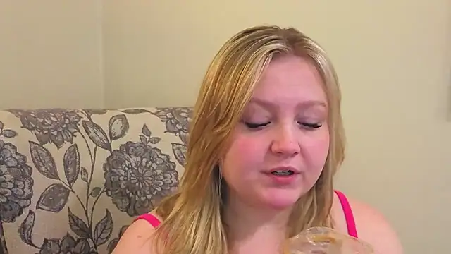 PhatAssBlond online show from 04-12-26, 07:30