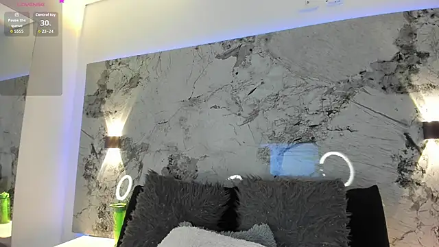 LIZ HOLMES online show from 10-24-25, 10:22