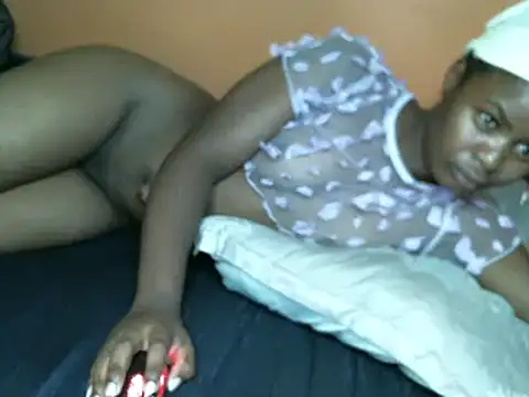 Snapshot of princess-maira chatting on 03-21-25, 02:28 princess-maira online show from 03-21-25, 02:28